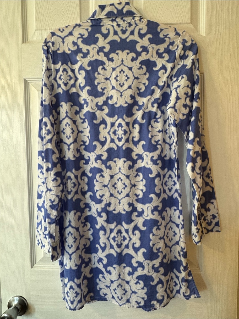 Tommy Bahama Blue & White Scroll-Print Button-Down Tunic Sz M - Picture 2 of 6